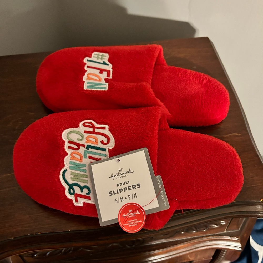 COPY - NWT Red Hallmark Number one fan slippers small
